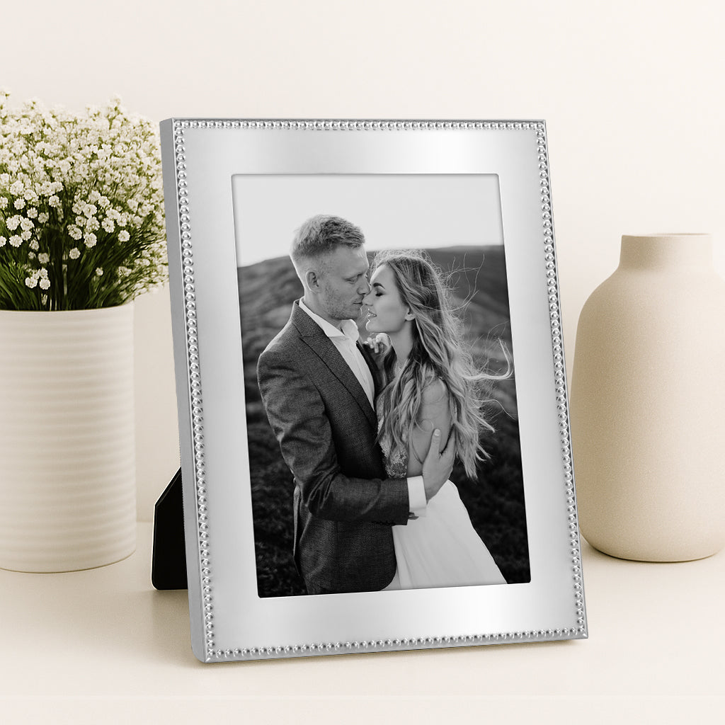 Americanflat Picture Frame | Beaded-Style Detailing | Shatter-Resistant Glass