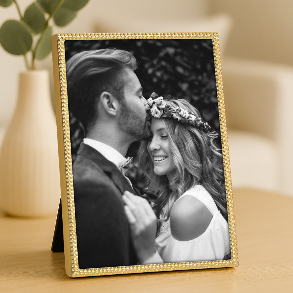 Americanflat Picture Frame | Rope-Style Textured Detailing | Shatter-Resistant Glass