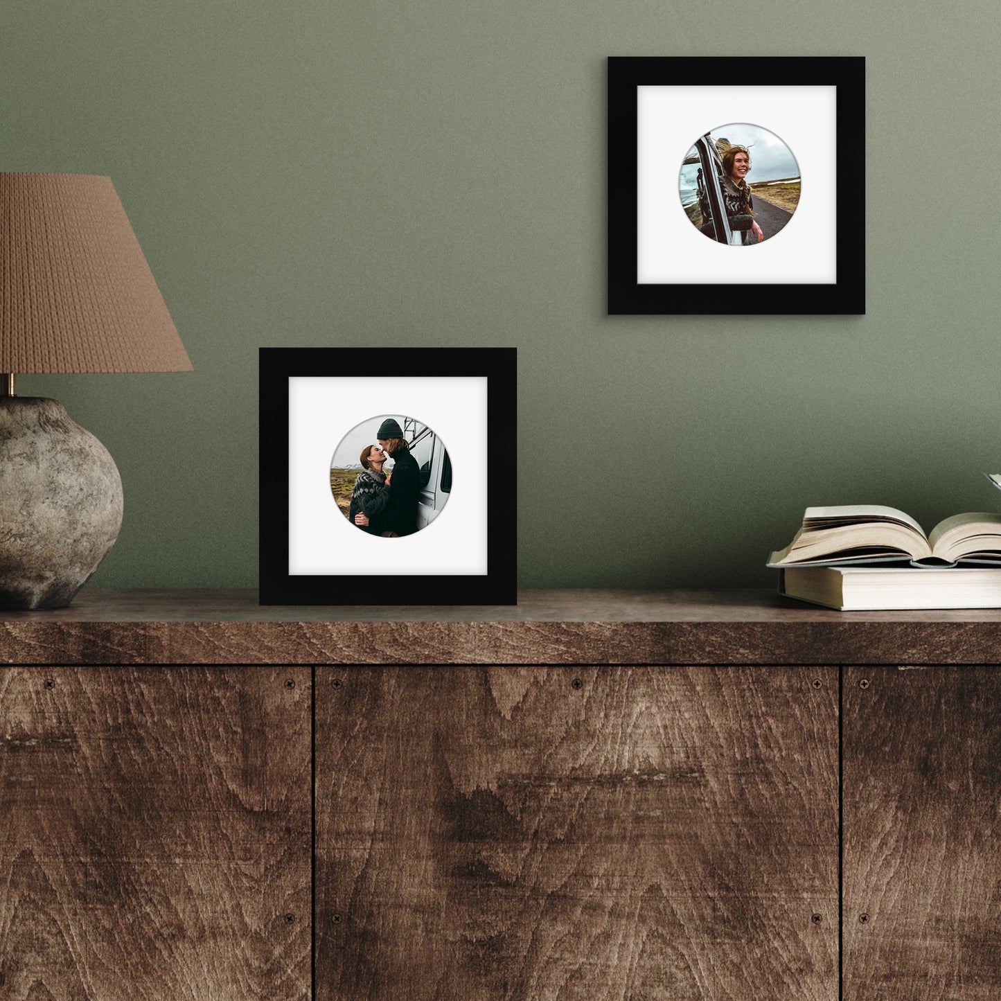 Gallery Picture Frame with Round Mat | Signature Collection