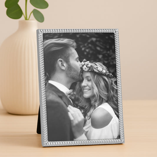 Americanflat Picture Frame | Rope-Style Textured Detailing | Shatter-Resistant Glass