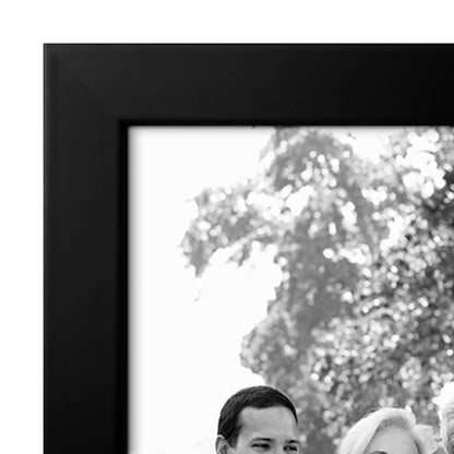 Americanflat | Set of 10 Picture Frames with Shatter-Resistant Glass | Gallery Wall Frame Set with Two 8x10, Four 5x7 and Four 4x6 Frames | Signature Collection | Black