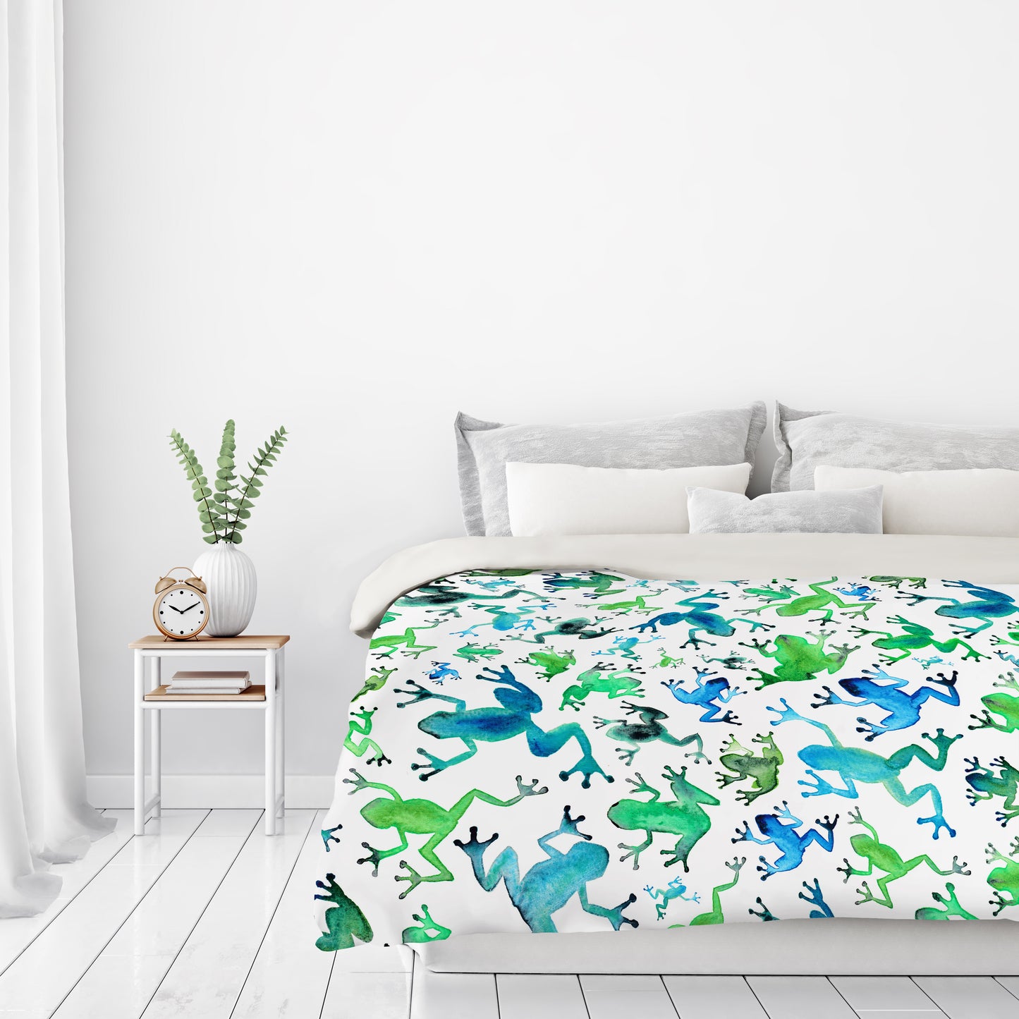 Tree Frogs by Elena O'Neill Duvet Cover - Americanflat